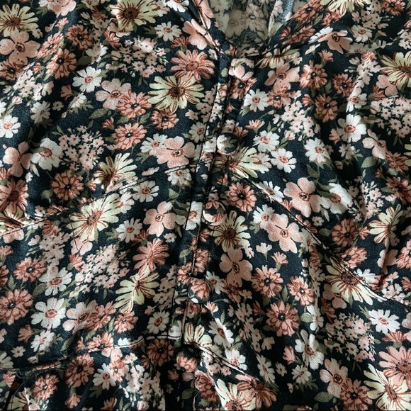 A&F Floral Crop blouse - Picture 3 of 5